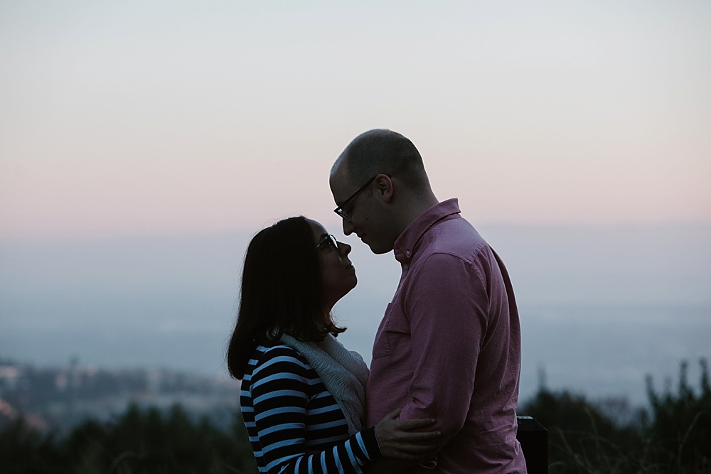 sunset photo of redwood regional park engagement by amy thompson photography